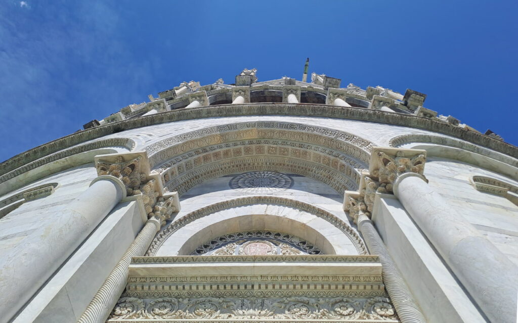 baptismal font of pisa