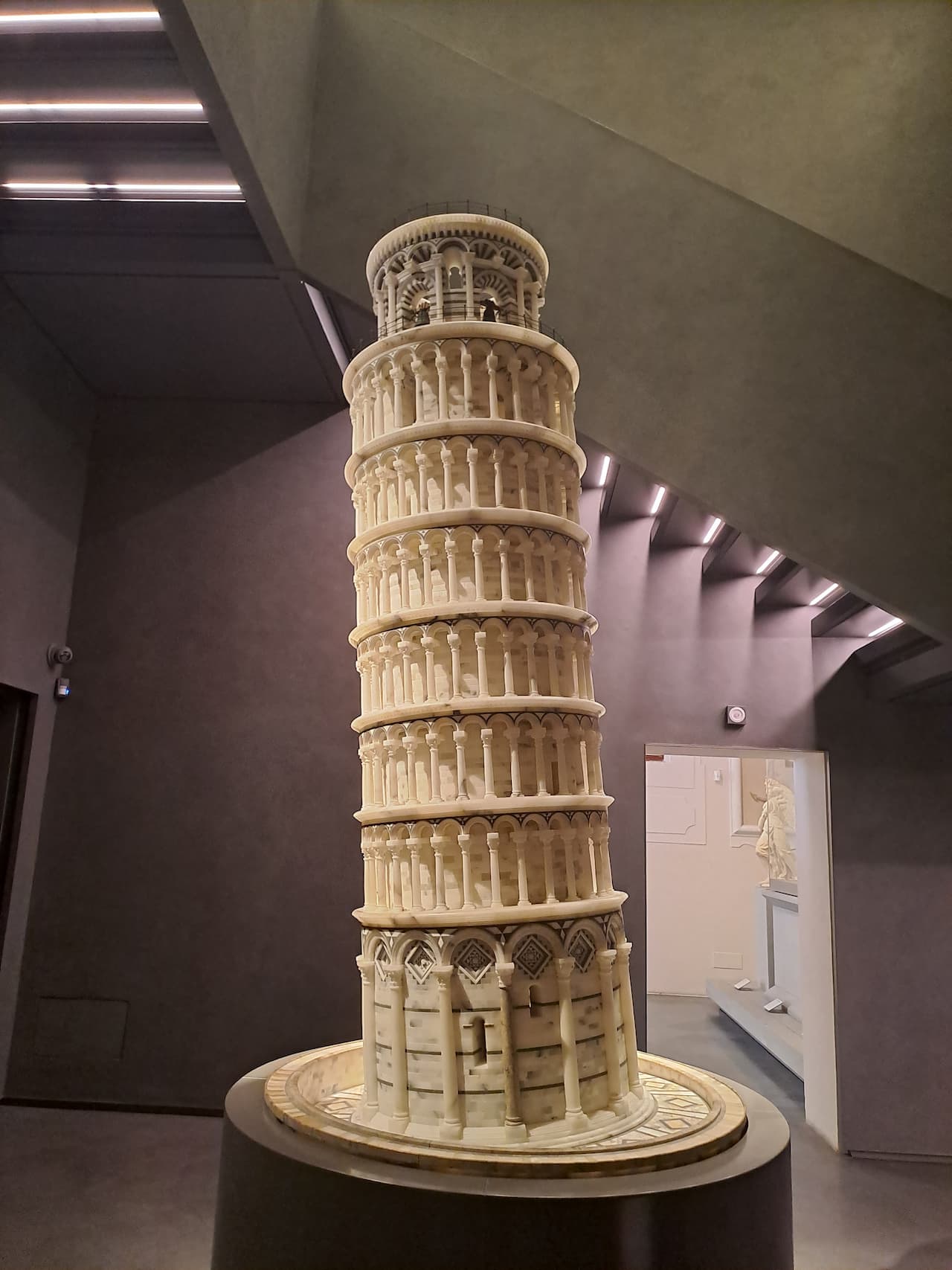 the bell tower of pisa